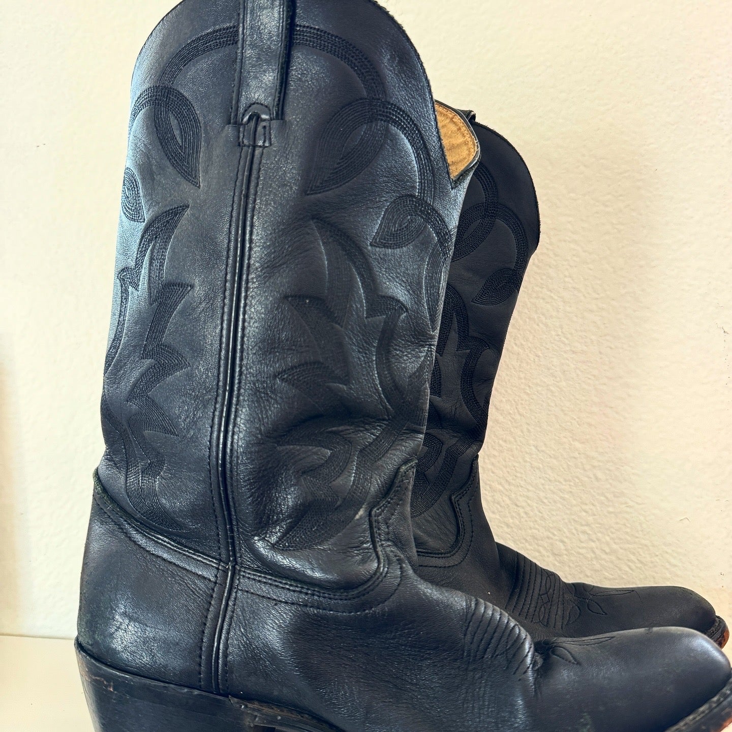 Vintage Black Durango Cowboy Boots