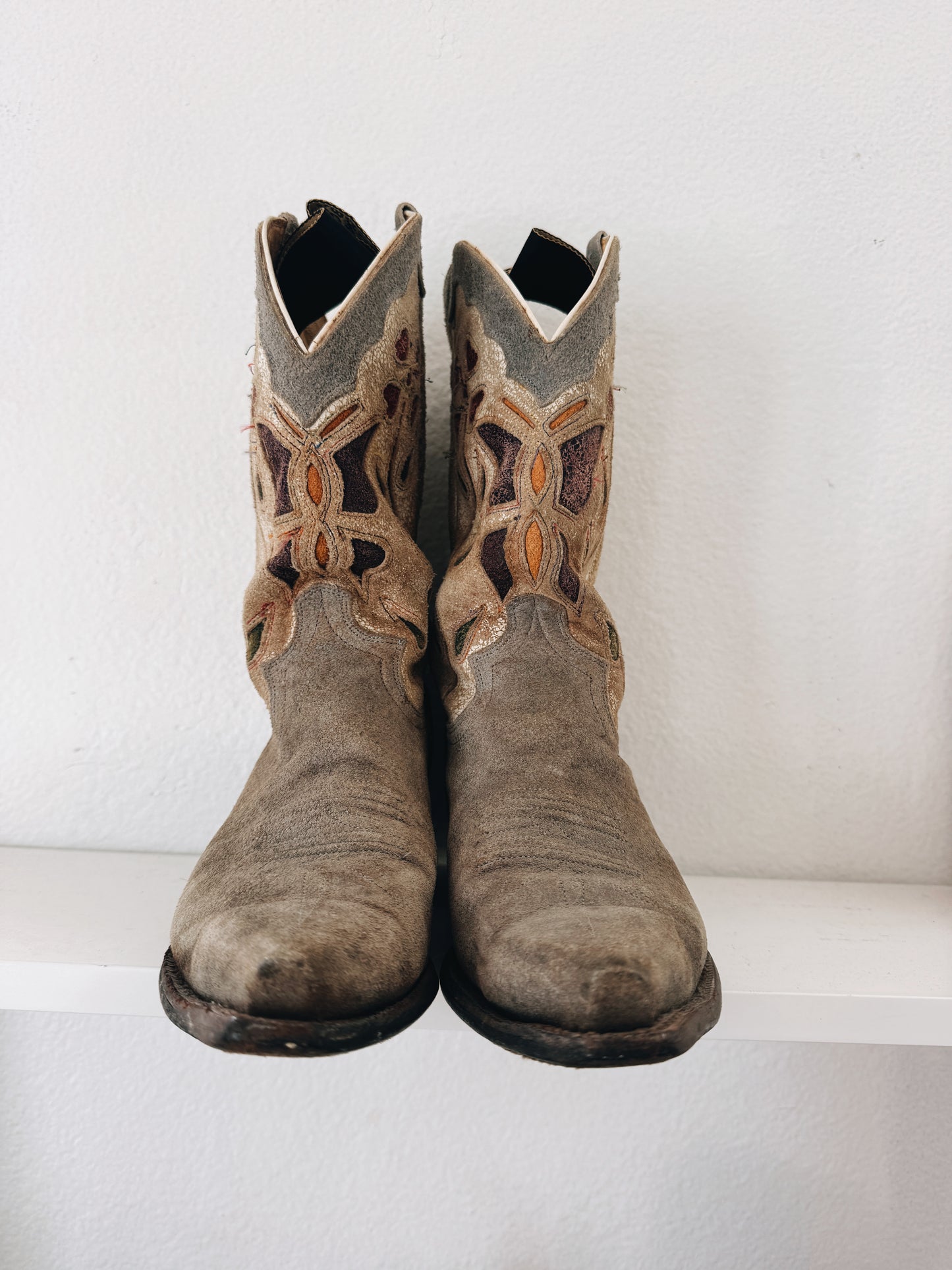 Vintage Justin Butterfly Floral Inlay Cowboy Boots