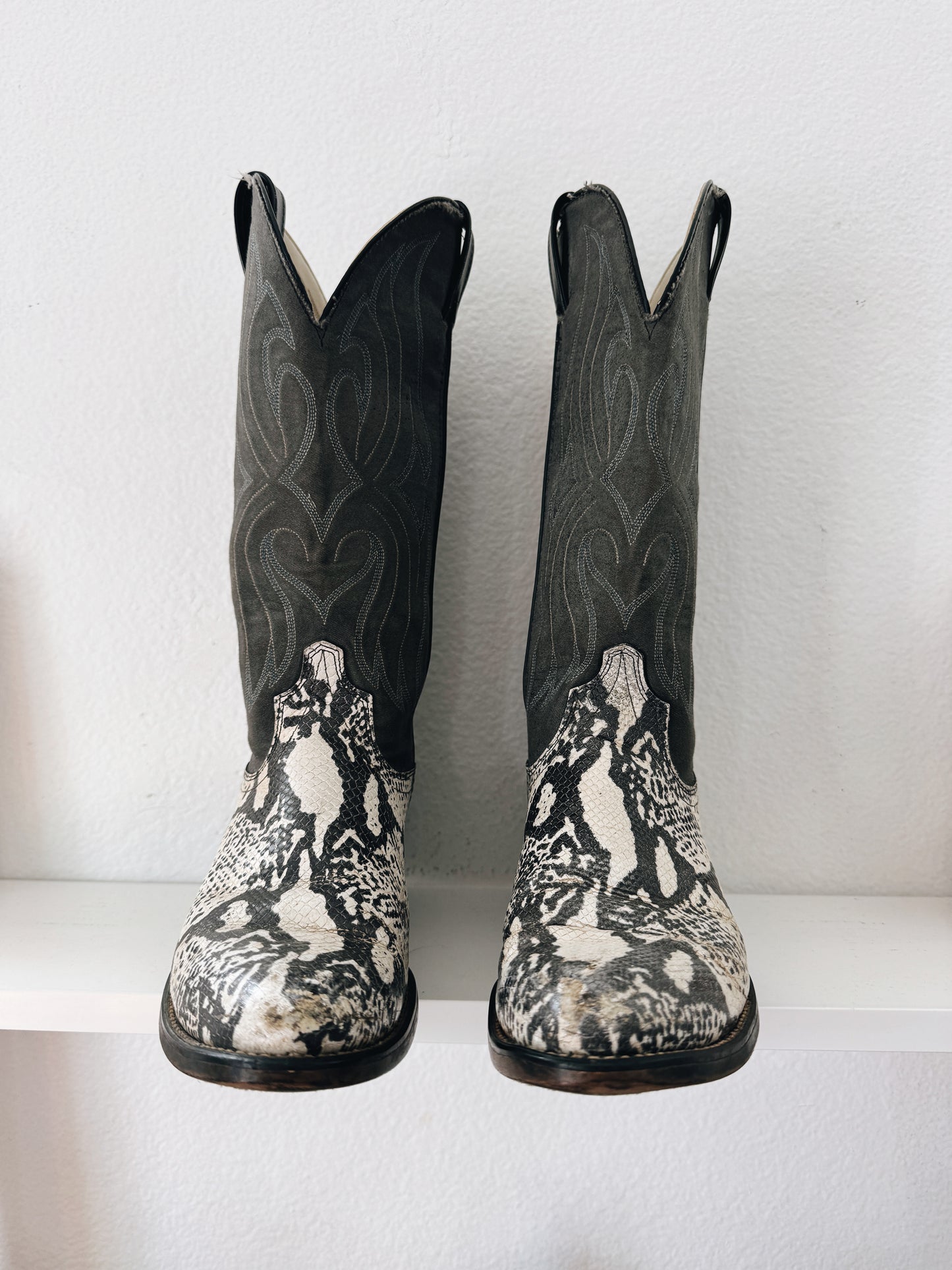 Vintage Gray Snakeskin Cowboy Boots