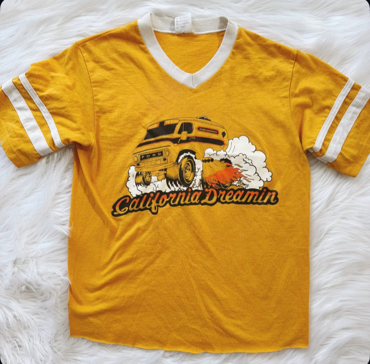 Vintage California Dreamin' Ford Van Tee