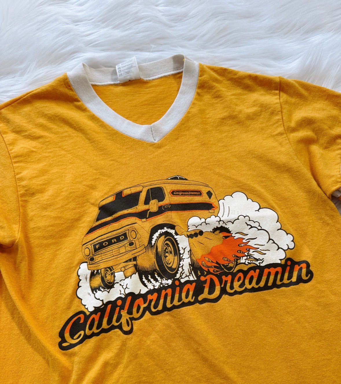 Vintage California Dreamin' Ford Van Tee