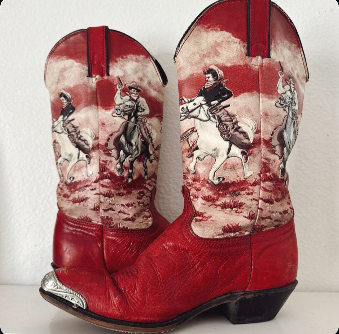 Vintage Western Scene Cowboy Boots