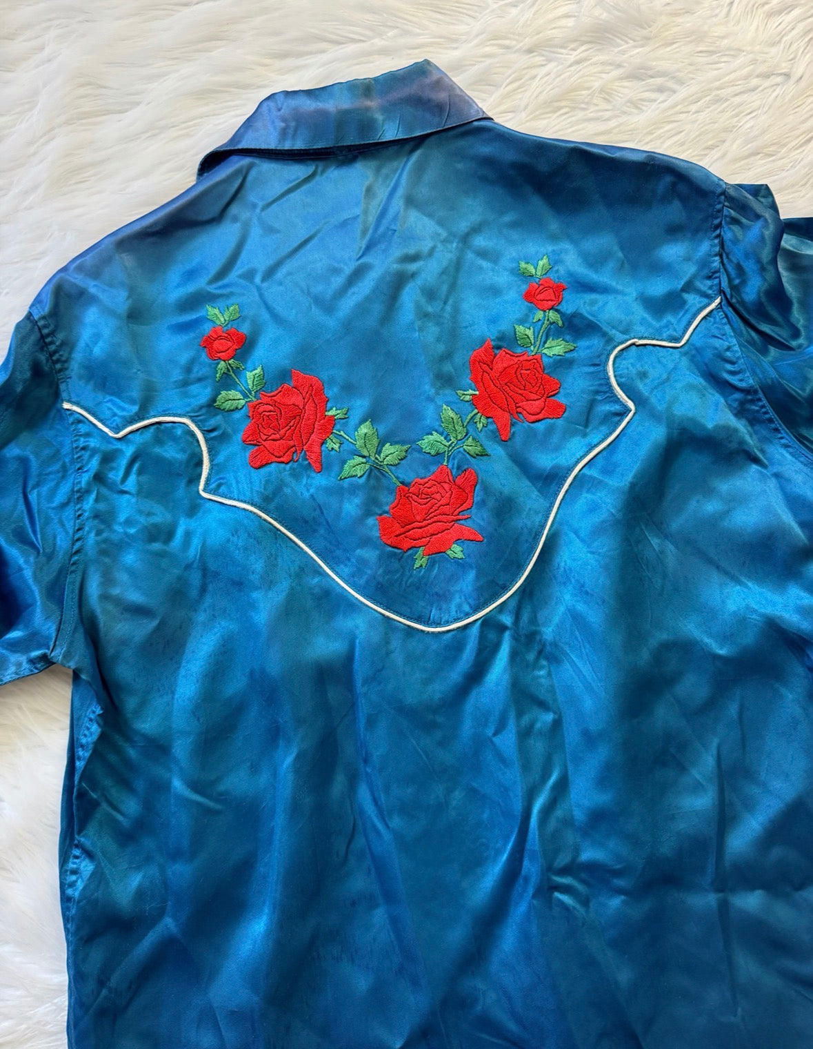 Vintage Rose Embroidered Pearl Snap