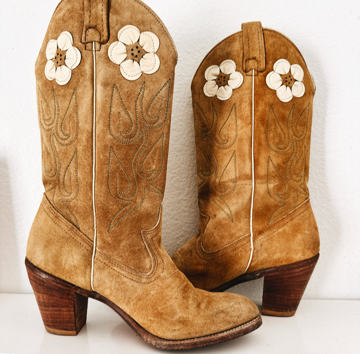 Vintage Acme Flower Cowboy Boots