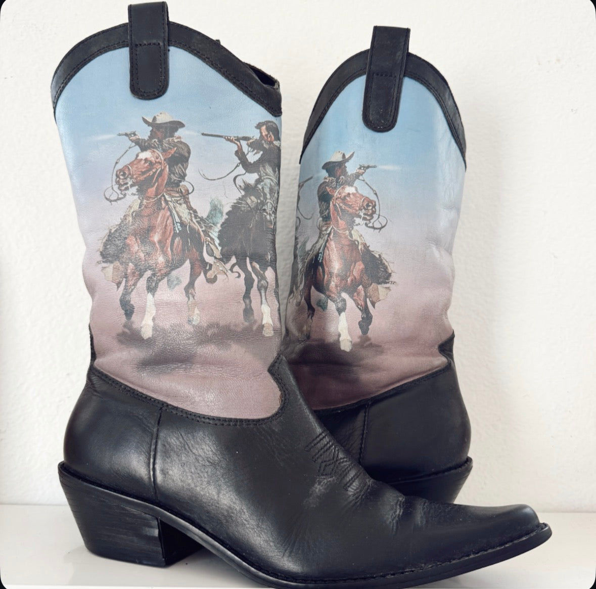 Vintage Western Scene Cowboy Boots