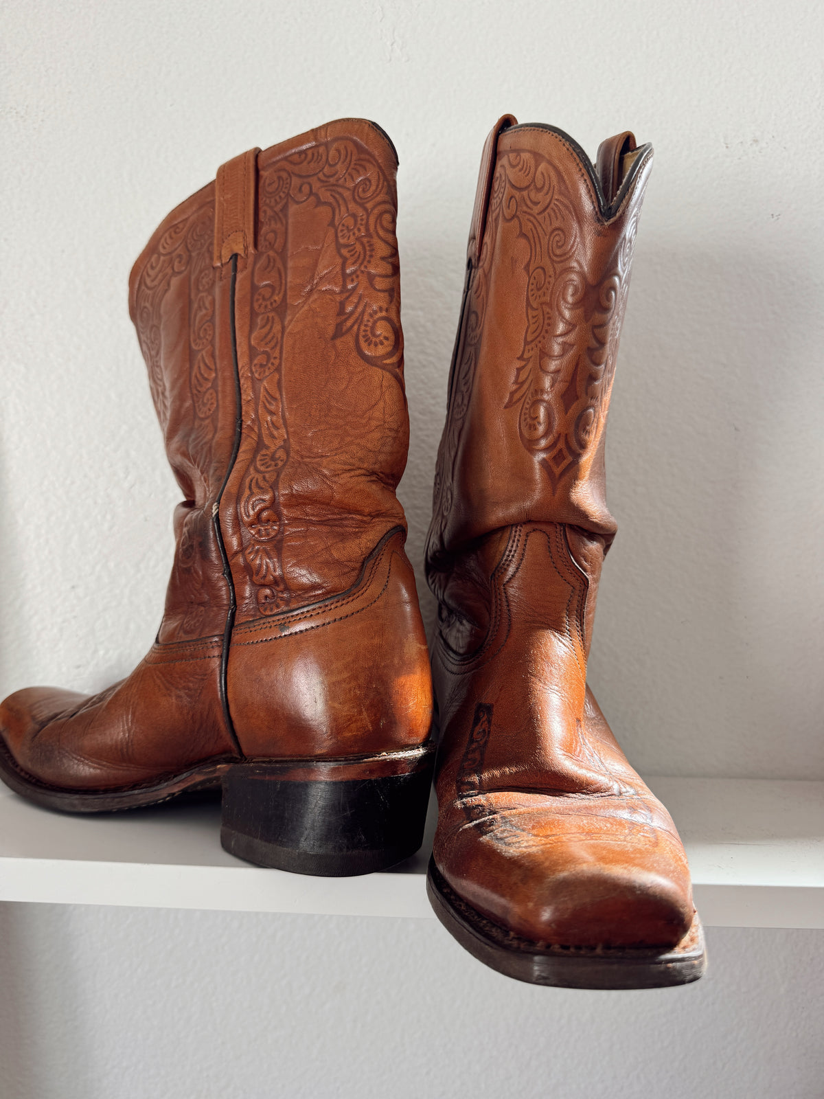 Vintage Horseshoe Tooled Boots