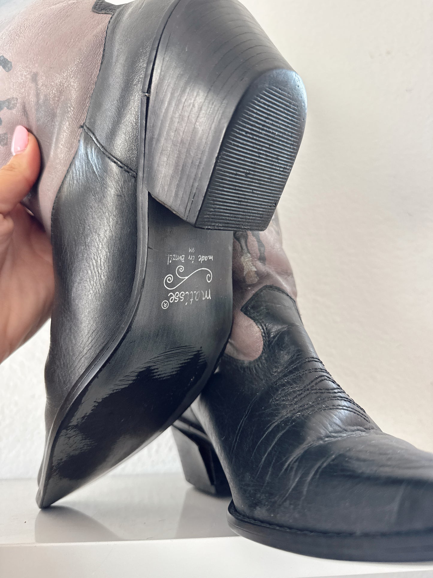 Vintage Western Scene Cowboy Boots