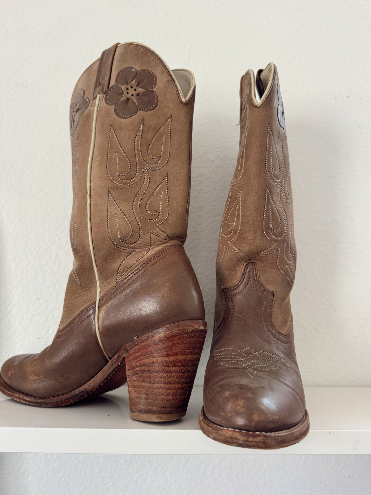 Vintage Acme Daisy Cowboy Boots