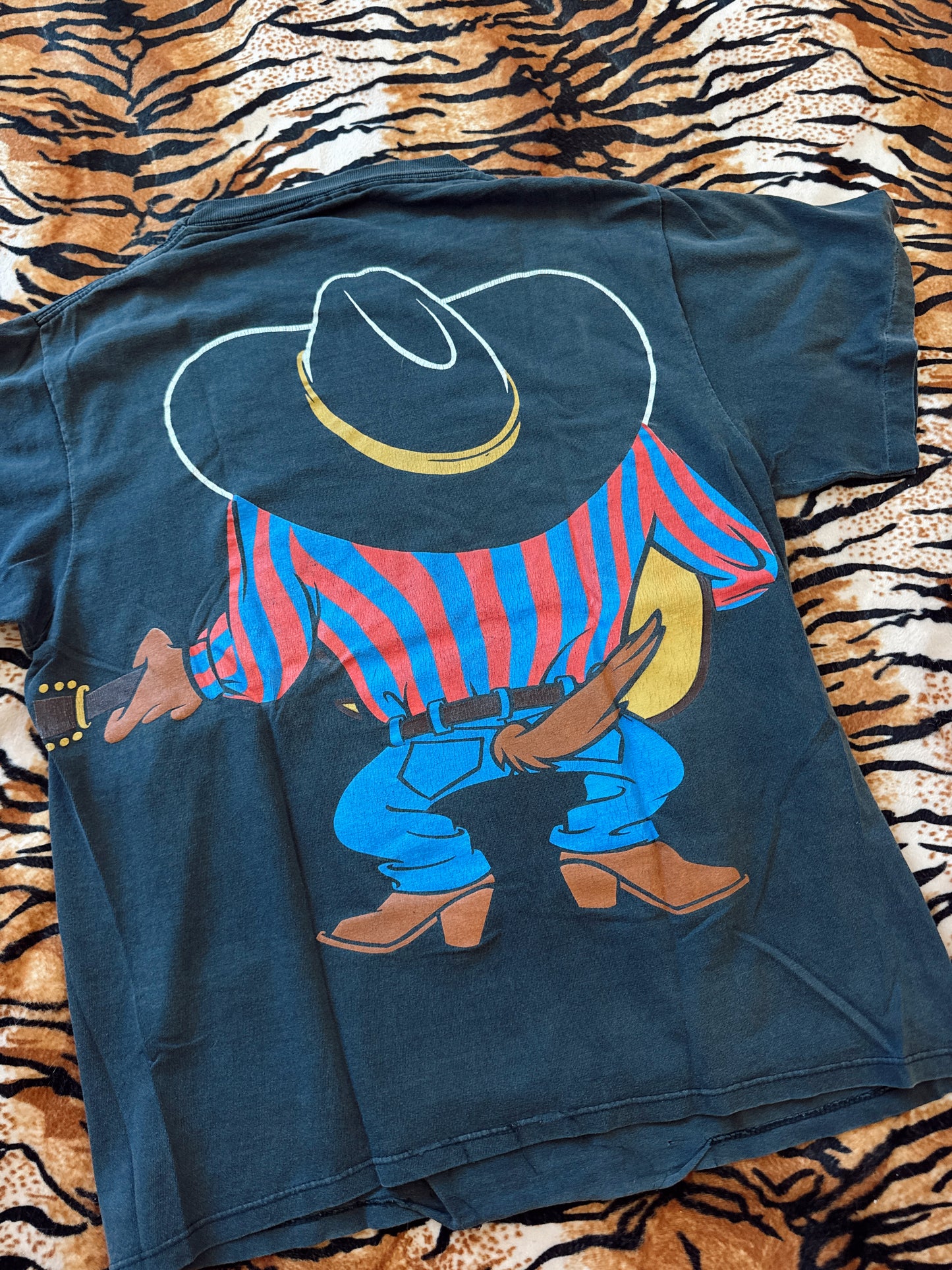 Vintage Taz Garth Brooks Cowboy Tee