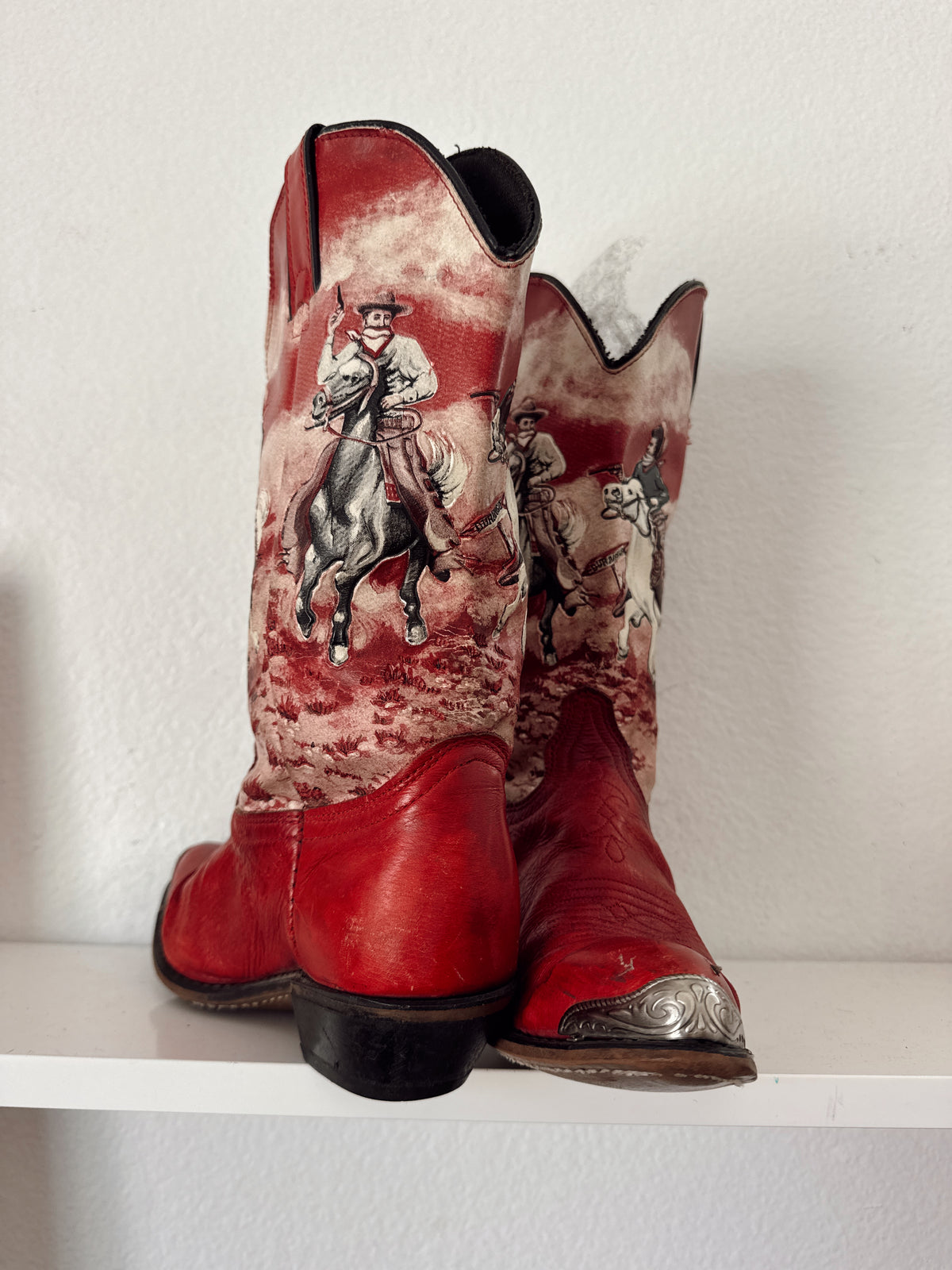 Vintage Western Scene Cowboy Boots