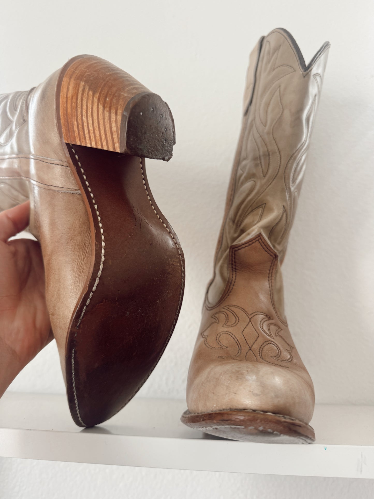 Vintage Cream & Tan Cowboy Boots